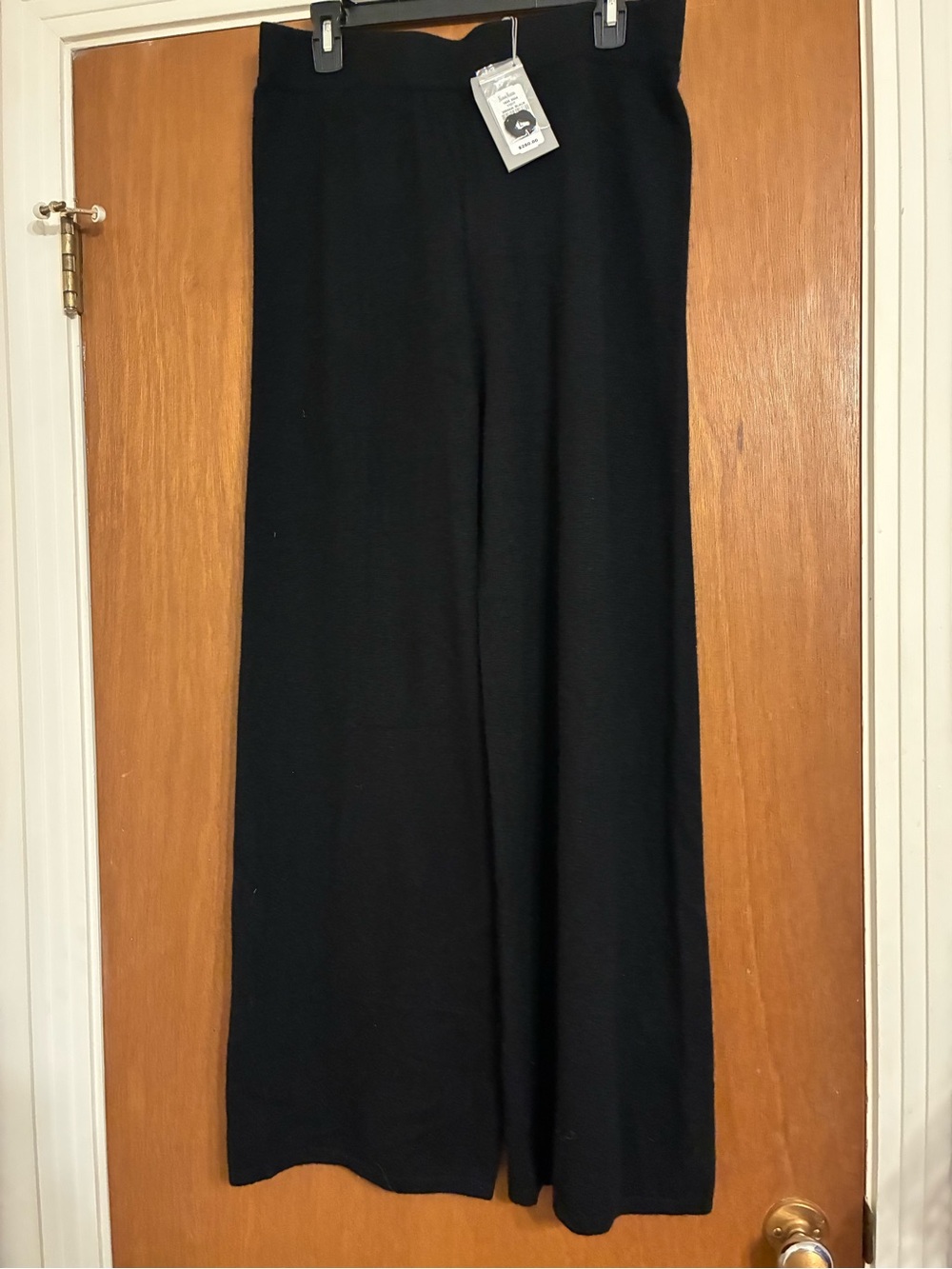 NWT Neiman Marcus Cashmere black pants, size large
